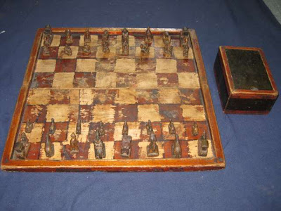 Монголчууд эрт дээр үеэс шатар нүүж ирсэн агуу үндэстэн. Цэцэн бэрийн нүүдэл гэх зэрэг уран тоглолт бүхий хожлуудтай, шалдан ноён үлдээхгүй, морин нүүдлээр мад тавихгүй, бэрс орчин үеийн шатар шиг хаа сайгүй нүүхгүй гэх мэт өөрийн өвөрмөц дүрэмтэй. mongol shatar